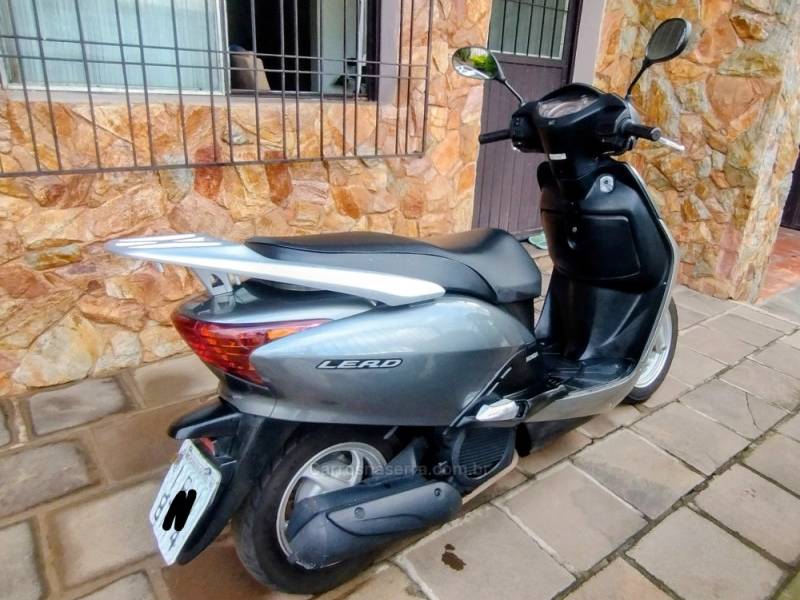 HONDA - LEAD 110 - 2010/2010 - Cinza - R$ 9.500,00