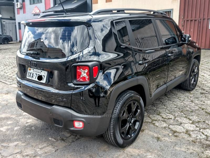 JEEP - RENEGADE - 2015/2016 - Preta - R$ 84.900,00