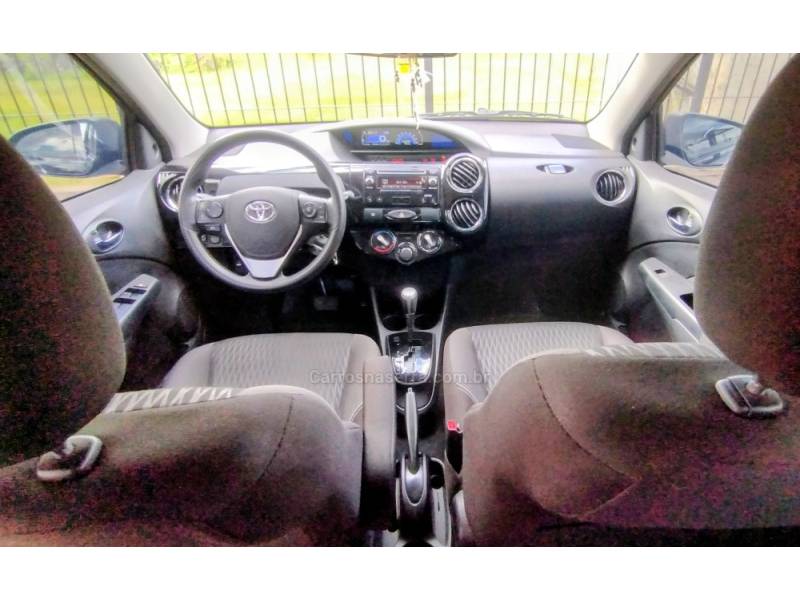 TOYOTA - ETIOS - 2020/2020 - Preta - R$ 75.900,00