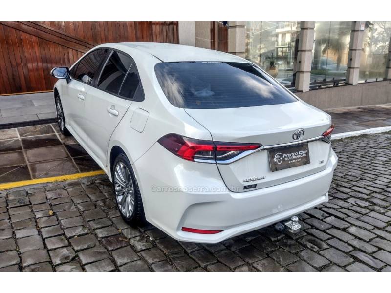 TOYOTA - COROLLA - 2020/2021 - Branca - R$ 121.900,00