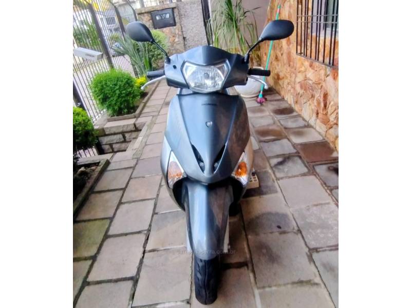 HONDA - LEAD 110 - 2010/2010 - Cinza - R$ 9.500,00