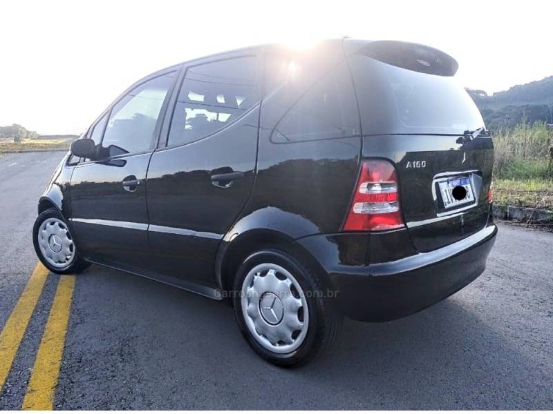 MERCEDES-BENZ - CLASSE A - 2003/2004 - Preta - R$ 17.900,00