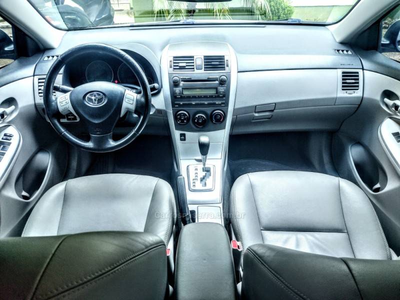 TOYOTA - COROLLA - 2014/2014 - Prata - R$ 67.900,00