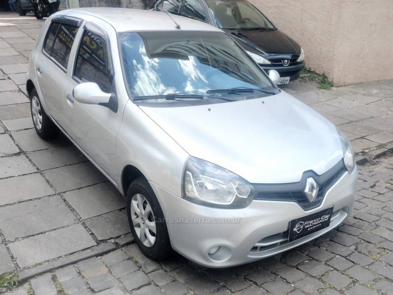 RENAULT - CLIO - 2013/2014 - Prata - R$ 31.900,00