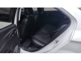 CHEVROLET - ONIX - 2017/2018 - Branca - R$ 59.900,00