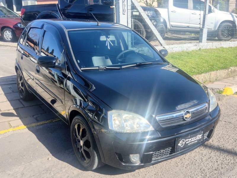 CHEVROLET - CORSA - 2011/2012 - Preta - R$ 27.900,00