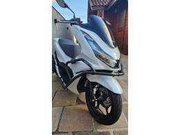 HONDA - PCX - 2024/2025 - Branca - R$ 21.000,00