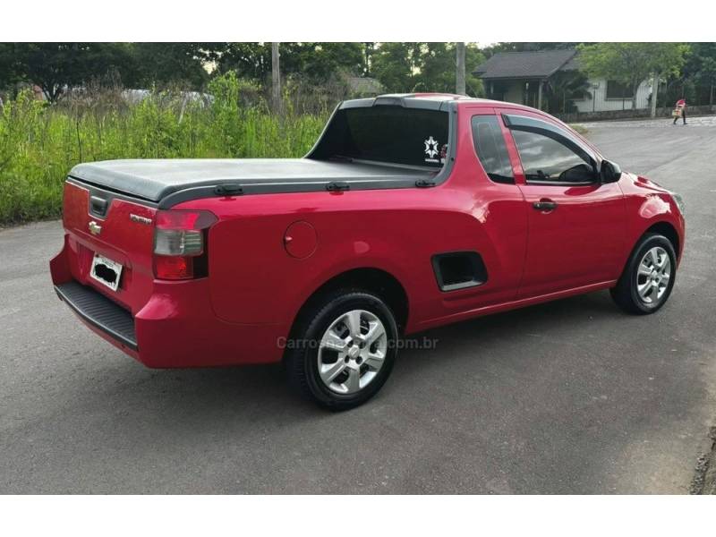 CHEVROLET - MONTANA - 2015/2016 - Vermelha - R$ 49.900,00