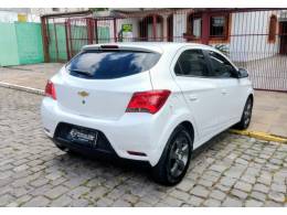 CHEVROLET - ONIX - 2017/2018 - Branca - R$ 59.900,00