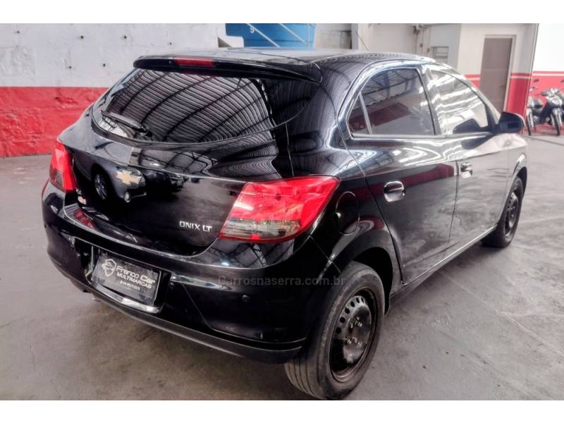 CHEVROLET - ONIX - 2014/2014 - Preta - R$ 39.900,00
