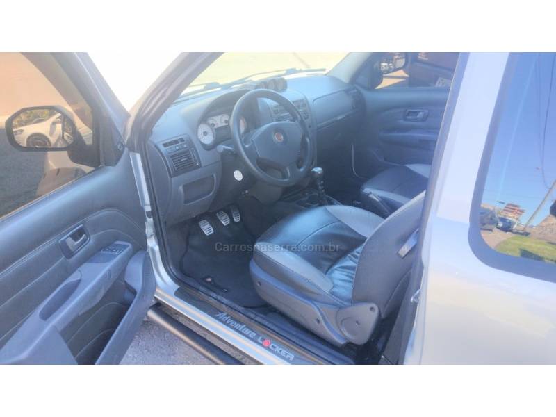 FIAT - STRADA - 2009/2009 - Prata - R$ 38.900,00