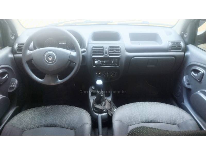 RENAULT - CLIO - 2013/2014 - Prata - R$ 31.900,00