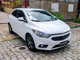 CHEVROLET - ONIX - 2017/2018 - Branca - R$ 59.900,00