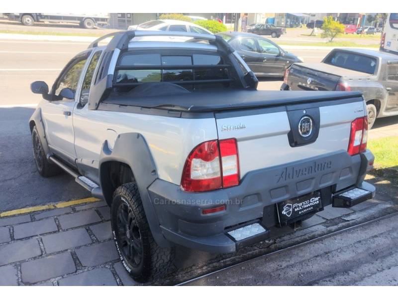 FIAT - STRADA - 2009/2009 - Prata - R$ 38.900,00