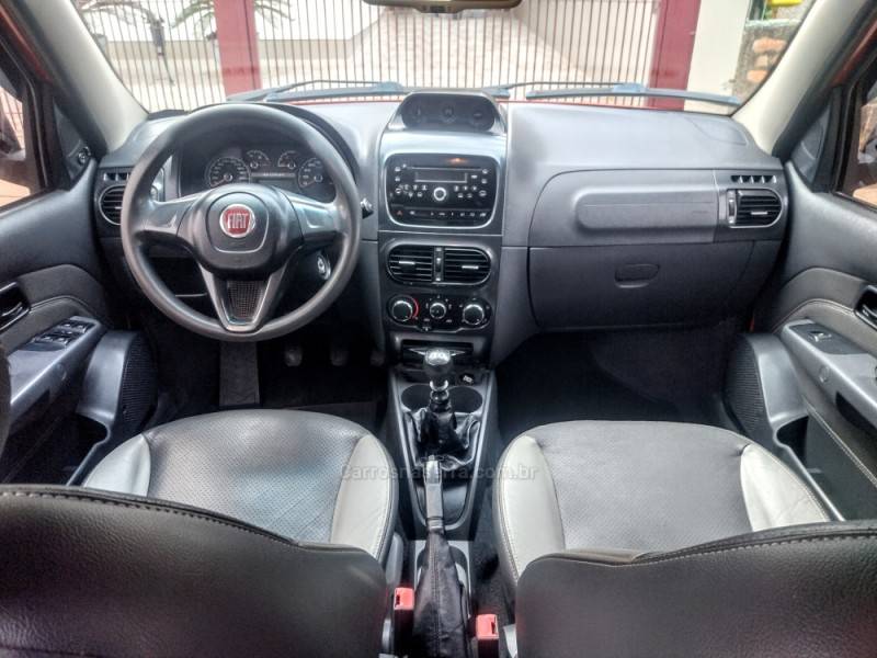FIAT - PALIO - 2015/2015 - Vermelha - R$ 51.900,00