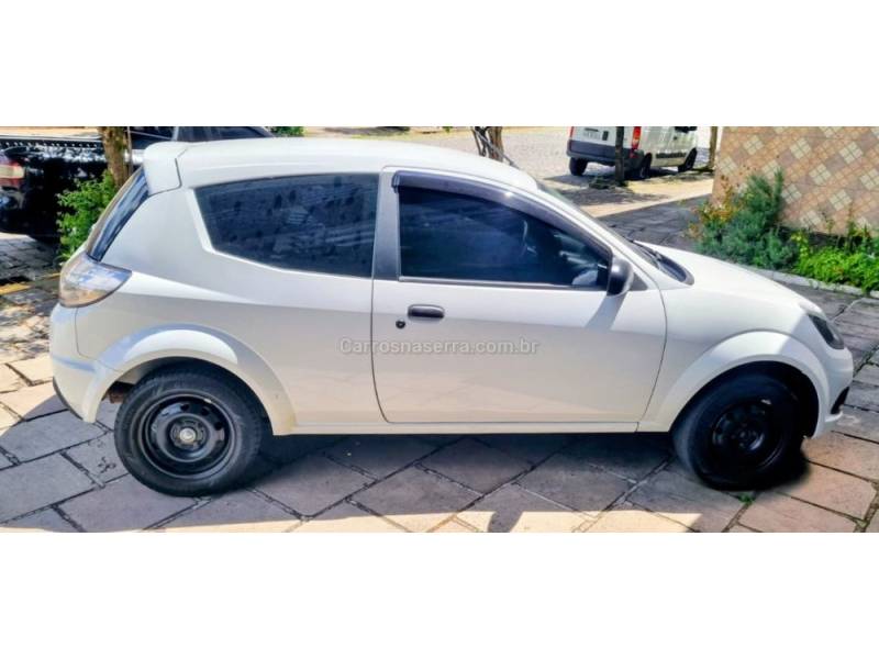 FORD - KA - 2012/2013 - Branca - R$ 26.900,00