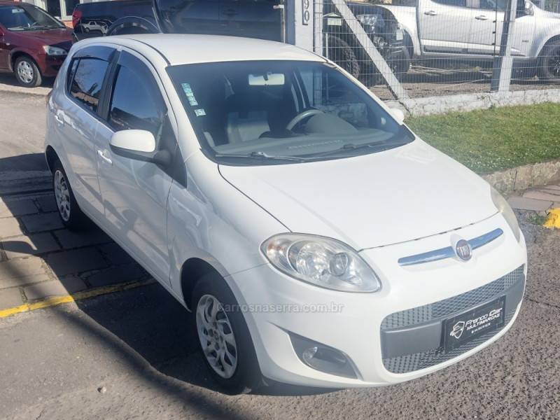 FIAT - PALIO - 2013/2013 - Branca - R$ 34.900,00