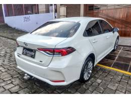 TOYOTA - COROLLA - 2020/2021 - Branca - R$ 121.900,00