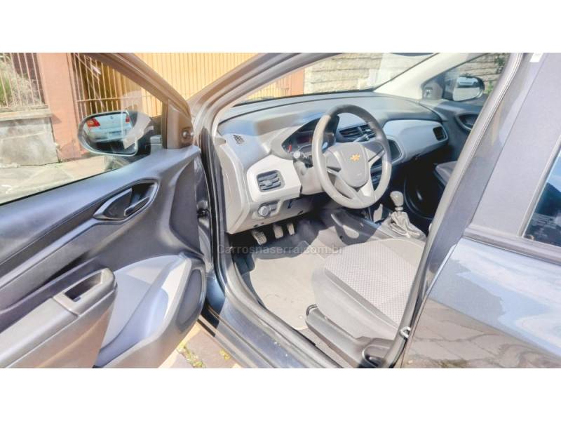 CHEVROLET - ONIX - 2018/2019 - Cinza - R$ 52.900,00