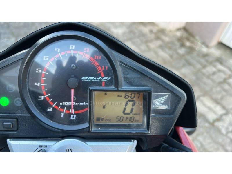 HONDA - CB 300R - 2015/2015 - Vermelha - R$ 16.900,00