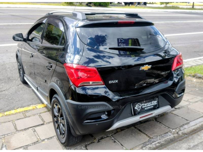 CHEVROLET - ONIX - 2019/2019 - Preta - R$ 52.900,00