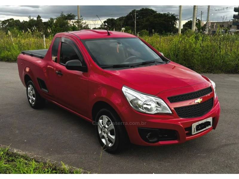 CHEVROLET - MONTANA - 2015/2016 - Vermelha - R$ 49.900,00